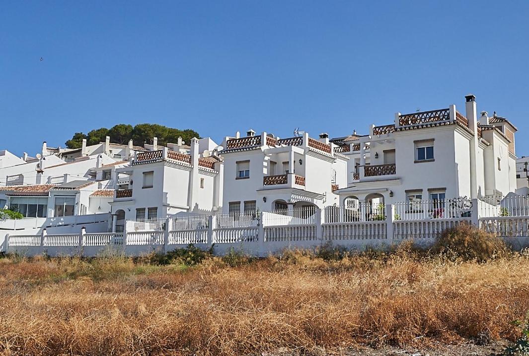 Villa Pura - Private Jacuzzi & Heated Pool Nerja Bagian luar foto