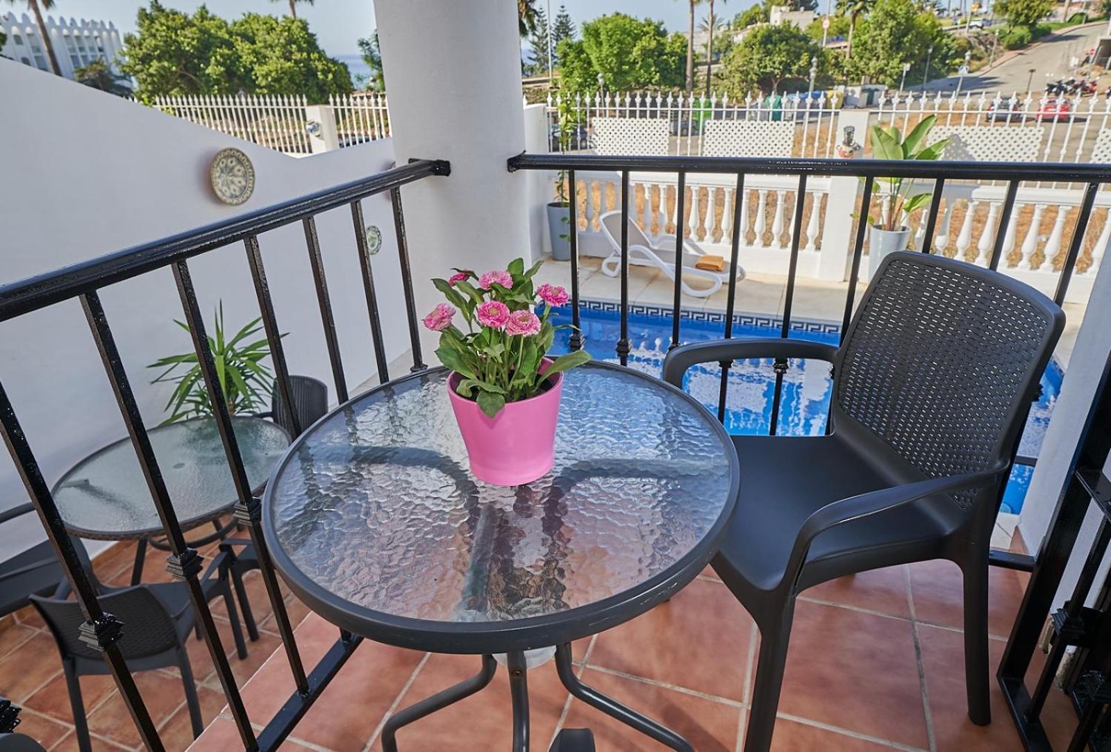 Villa Pura - Private Jacuzzi & Heated Pool Nerja Bagian luar foto