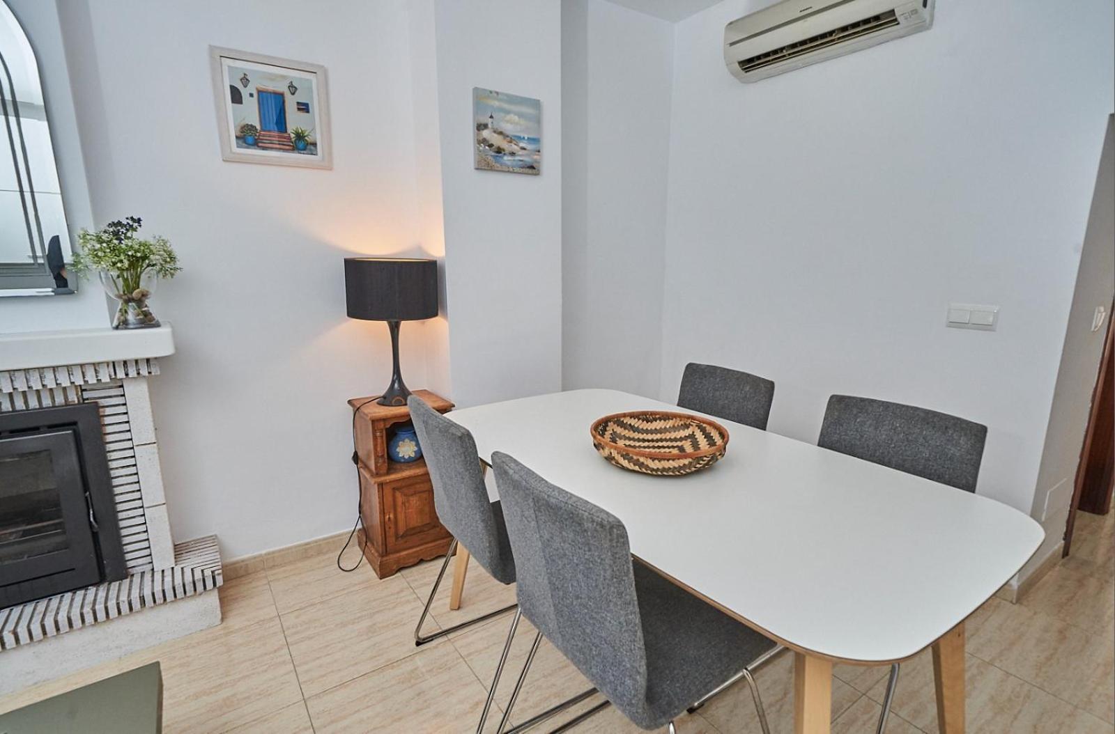 Villa Pura - Private Jacuzzi & Heated Pool Nerja Bagian luar foto
