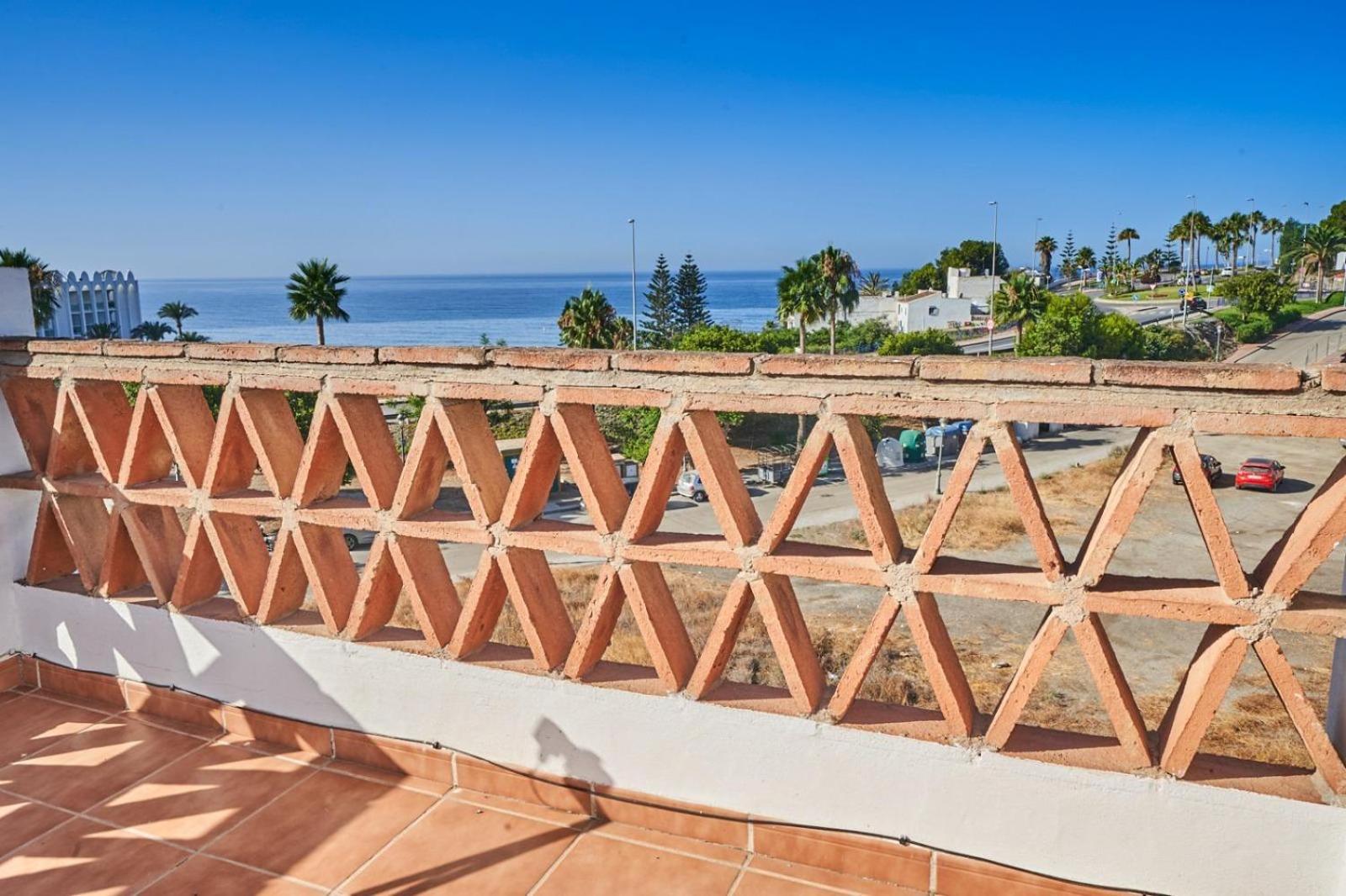 Villa Pura - Private Jacuzzi & Heated Pool Nerja Bagian luar foto