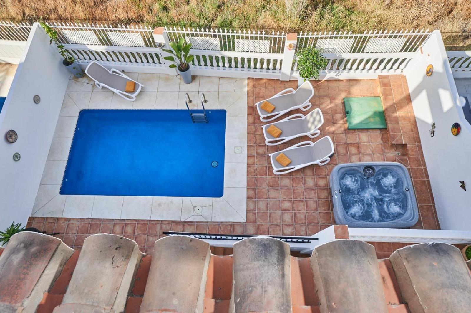 Villa Pura - Private Jacuzzi & Heated Pool Nerja Bagian luar foto