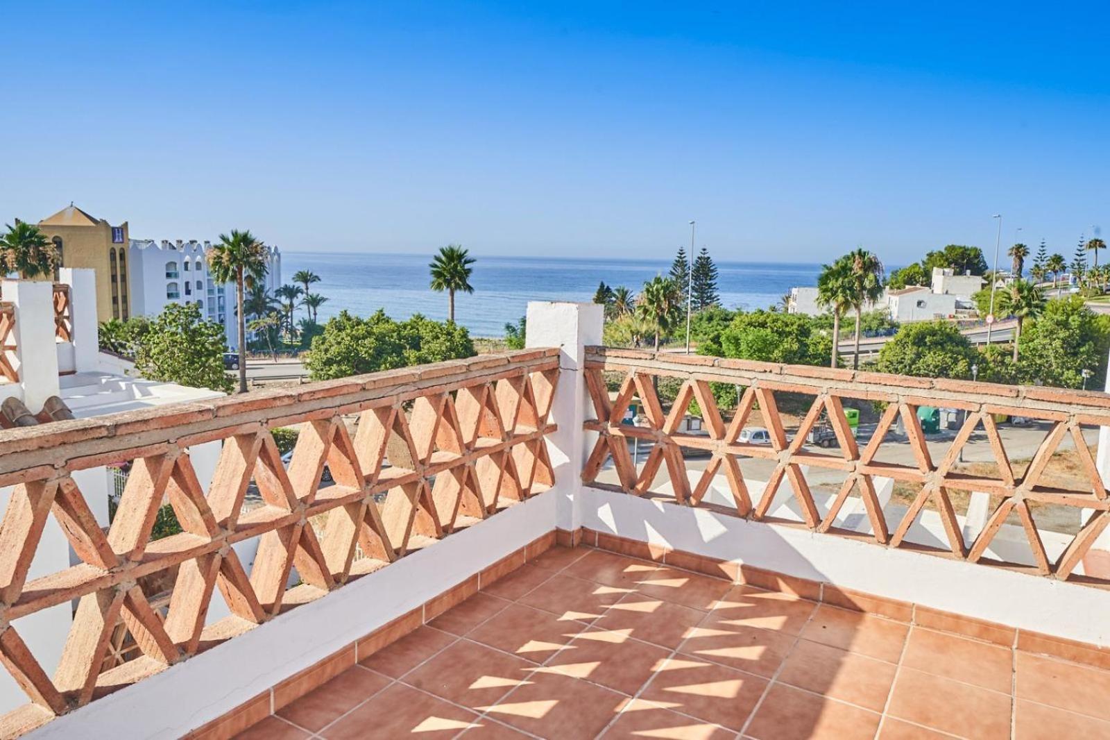 Villa Pura - Private Jacuzzi & Heated Pool Nerja Bagian luar foto