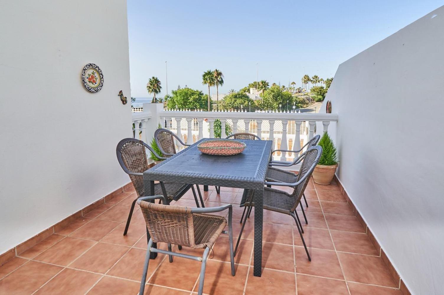 Villa Pura - Private Jacuzzi & Heated Pool Nerja Bagian luar foto
