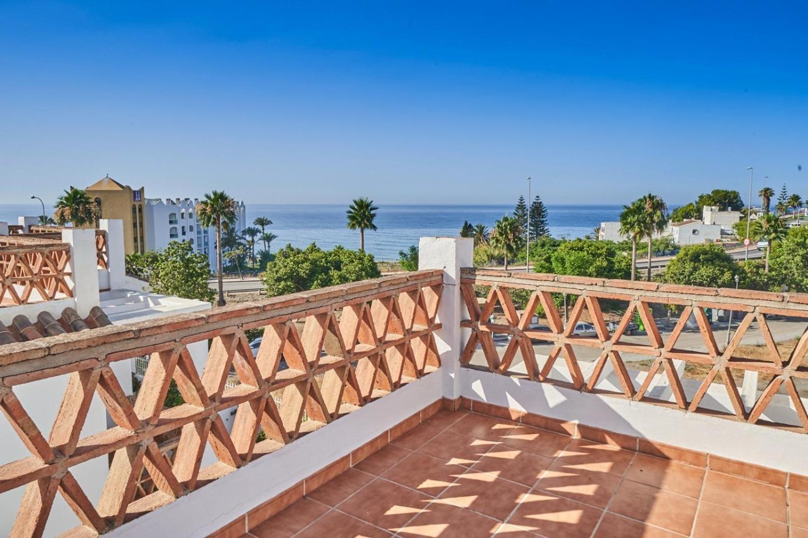 Villa Pura - Private Jacuzzi & Heated Pool Nerja Bagian luar foto