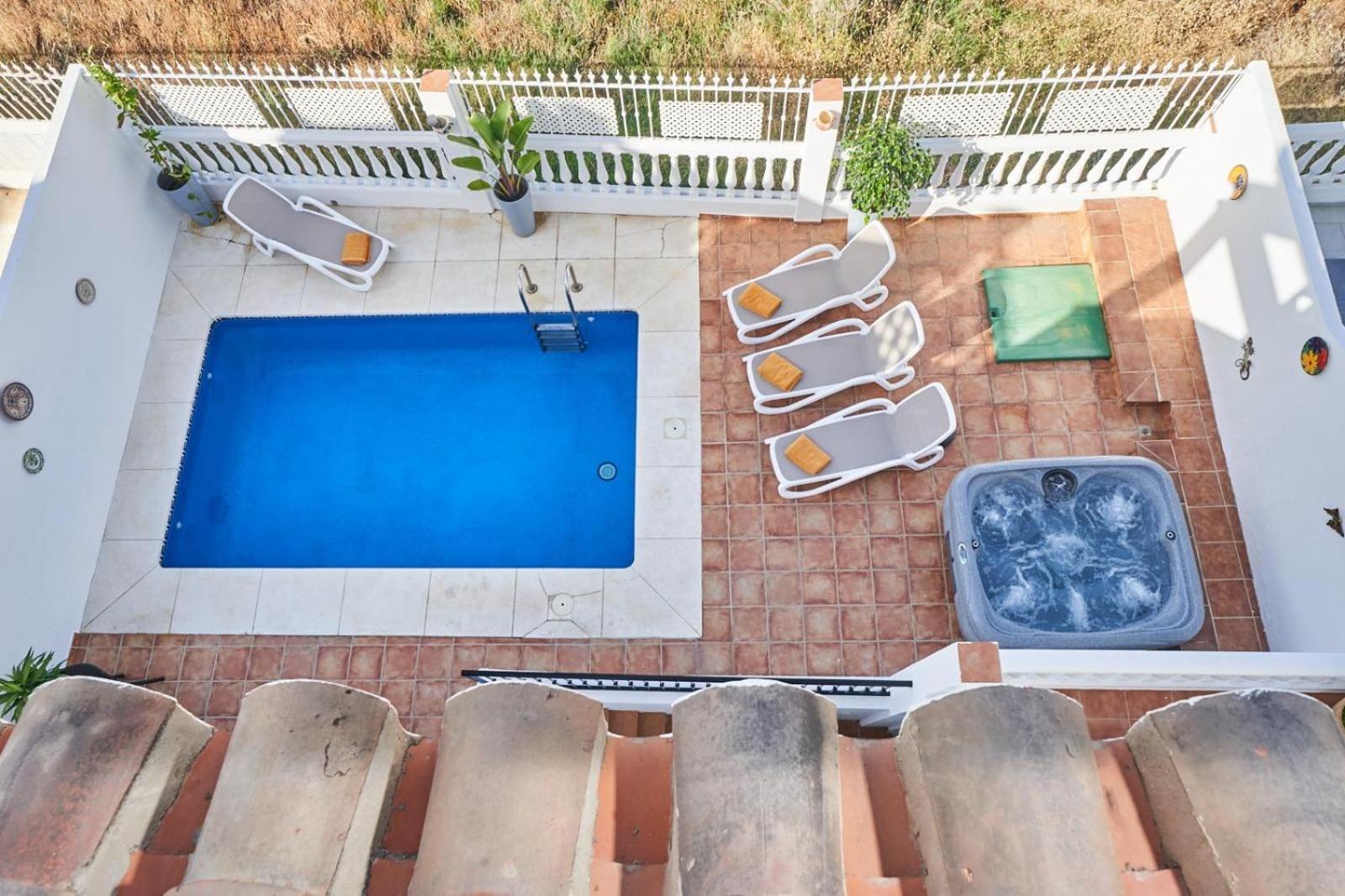 Villa Pura - Private Jacuzzi & Heated Pool Nerja Bagian luar foto