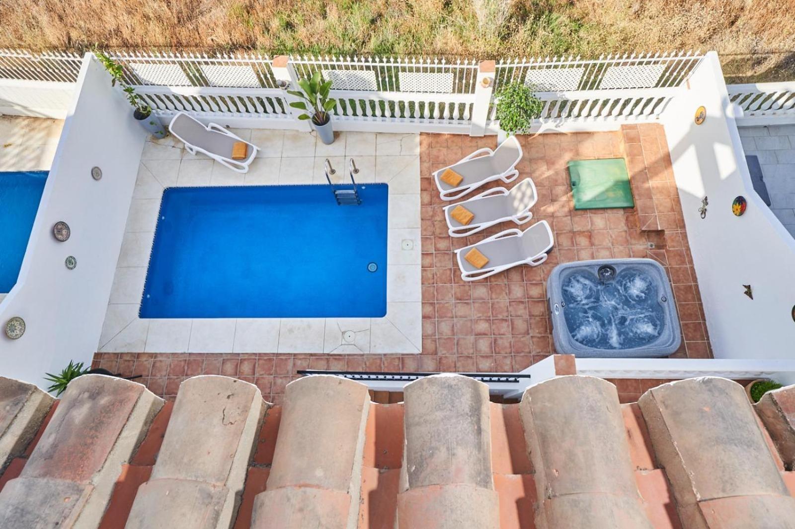 Villa Pura - Private Jacuzzi & Heated Pool Nerja Bagian luar foto