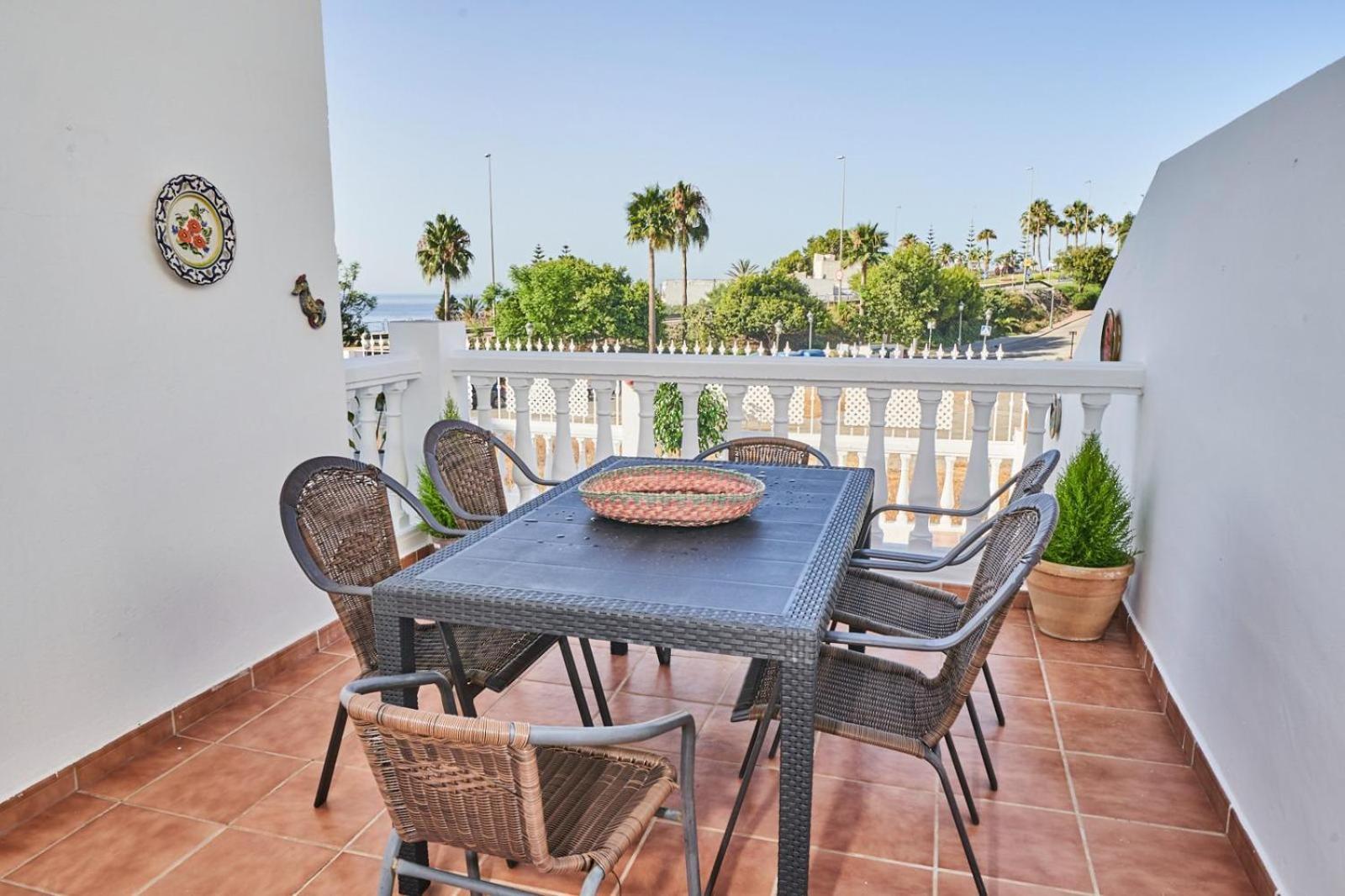 Villa Pura - Private Jacuzzi & Heated Pool Nerja Bagian luar foto