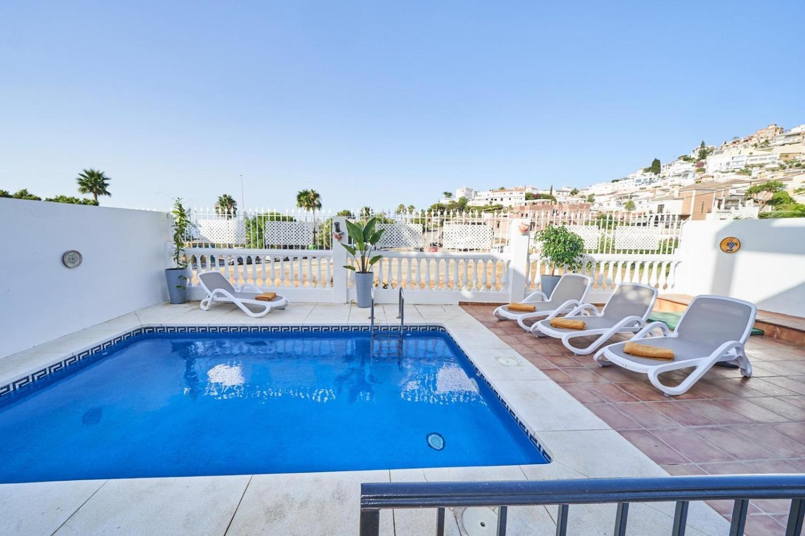 Villa Pura - Private Jacuzzi & Heated Pool Nerja Bagian luar foto