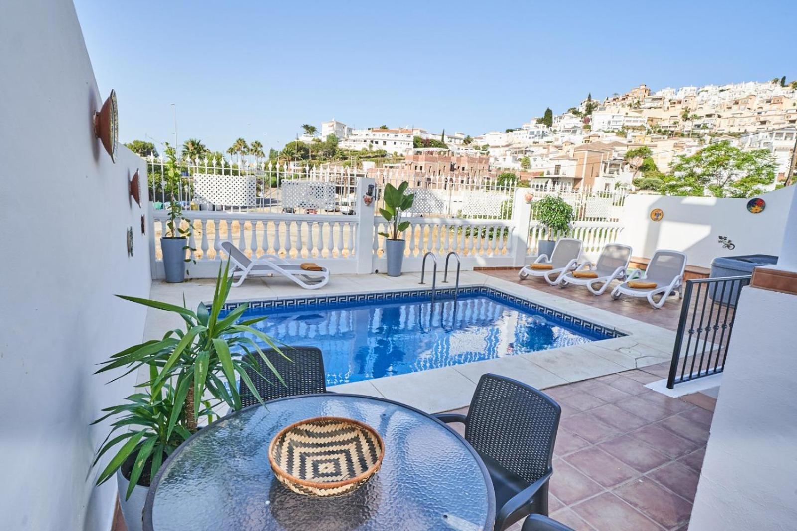 Villa Pura - Private Jacuzzi & Heated Pool Nerja Bagian luar foto